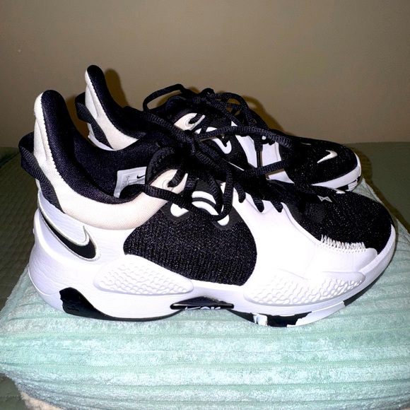Nike Paul George PG5 Team Basketball Shoes Black/White Mens 7 DA7758 VGUC - Picture 1 of 9